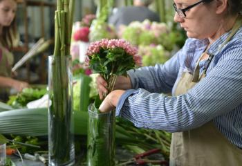 composition de bouquets en abonnement pour réception et desk d'acceuil