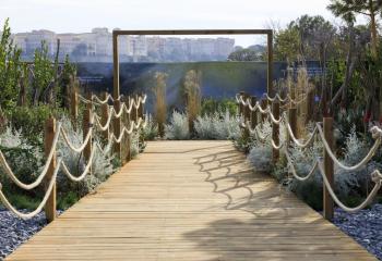 "La Jetée" jardin aménagé par Les Jardins de Gally Sud Est au Festival des Jardins de la Côte d'Azur